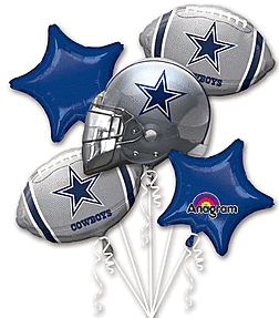Dallas Cowboys-themed football and star-shaped balloons.