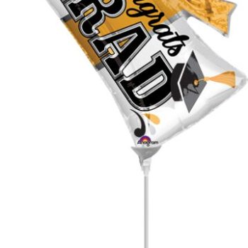 A silver star-shaped balloon with "Congrats Grad" text in gold and black.